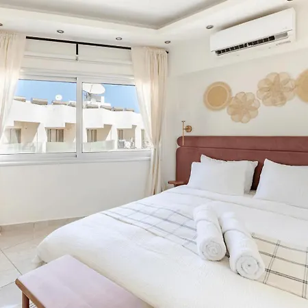 Kastella Blue Near شقة *