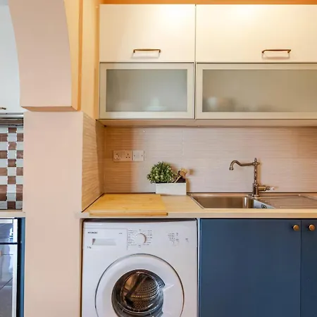 Kastella Blue Near شقة